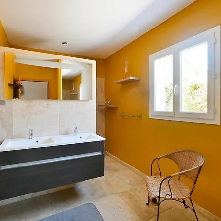 Vakantiehuis Lovely In